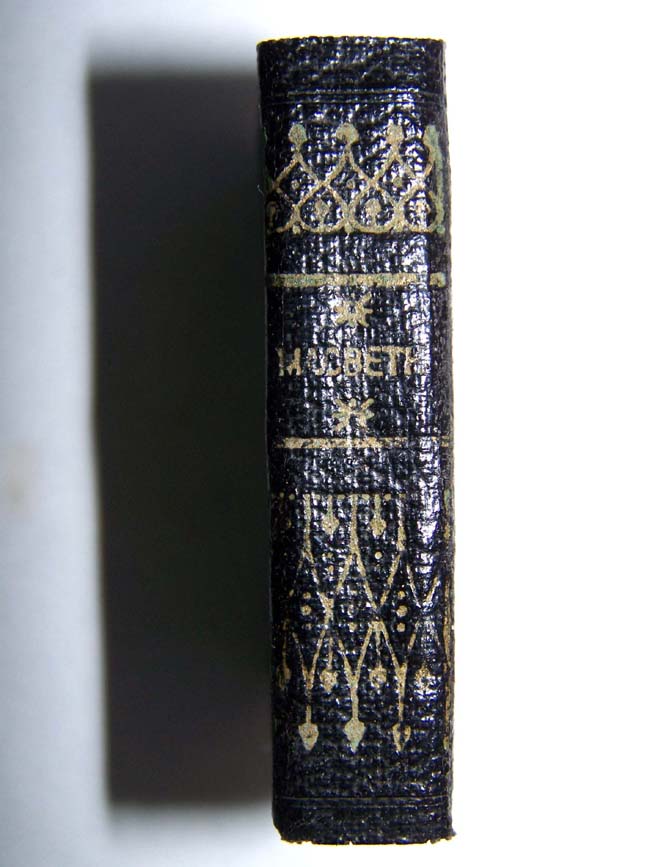 The Complete Works of William Shakespeare in 40 Miniature Volumes circa 1900 — image 4